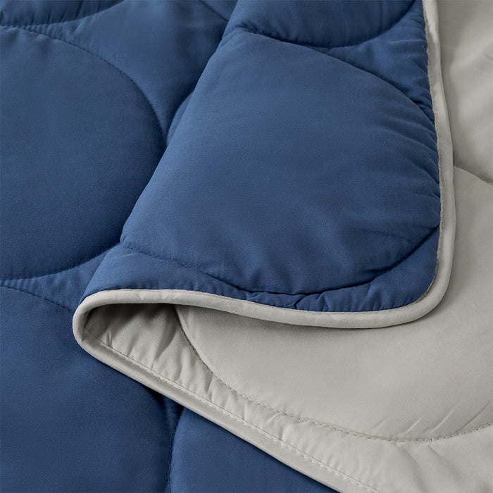 Essential Reversible Airdown Blanket (Light Grey & Blue)