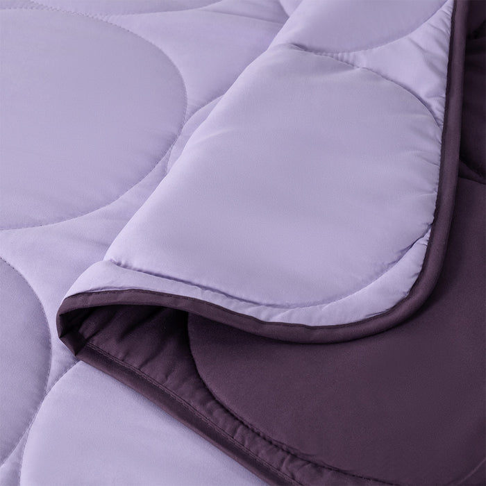 Essential Reversible Airdown Blanket (Purple & Berry)